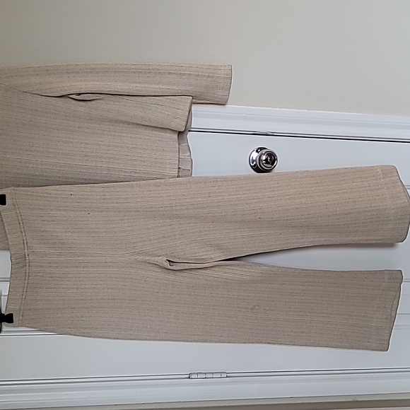 St. John Collection By Marie Gray Beige Knit Jacket and Pant Set SZ 2 - Picture 7 of 12